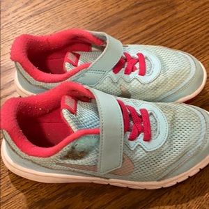 Girls Nike Tennis Shoes